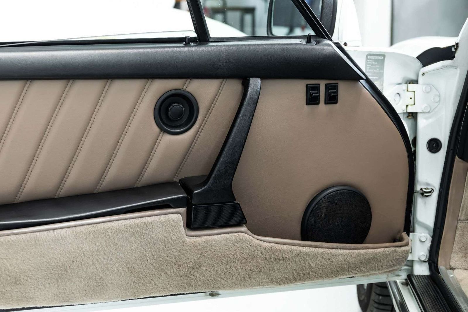 Fahrzeugabbildung Porsche 911 SC 3,0 Cabriolet I Top Zustand