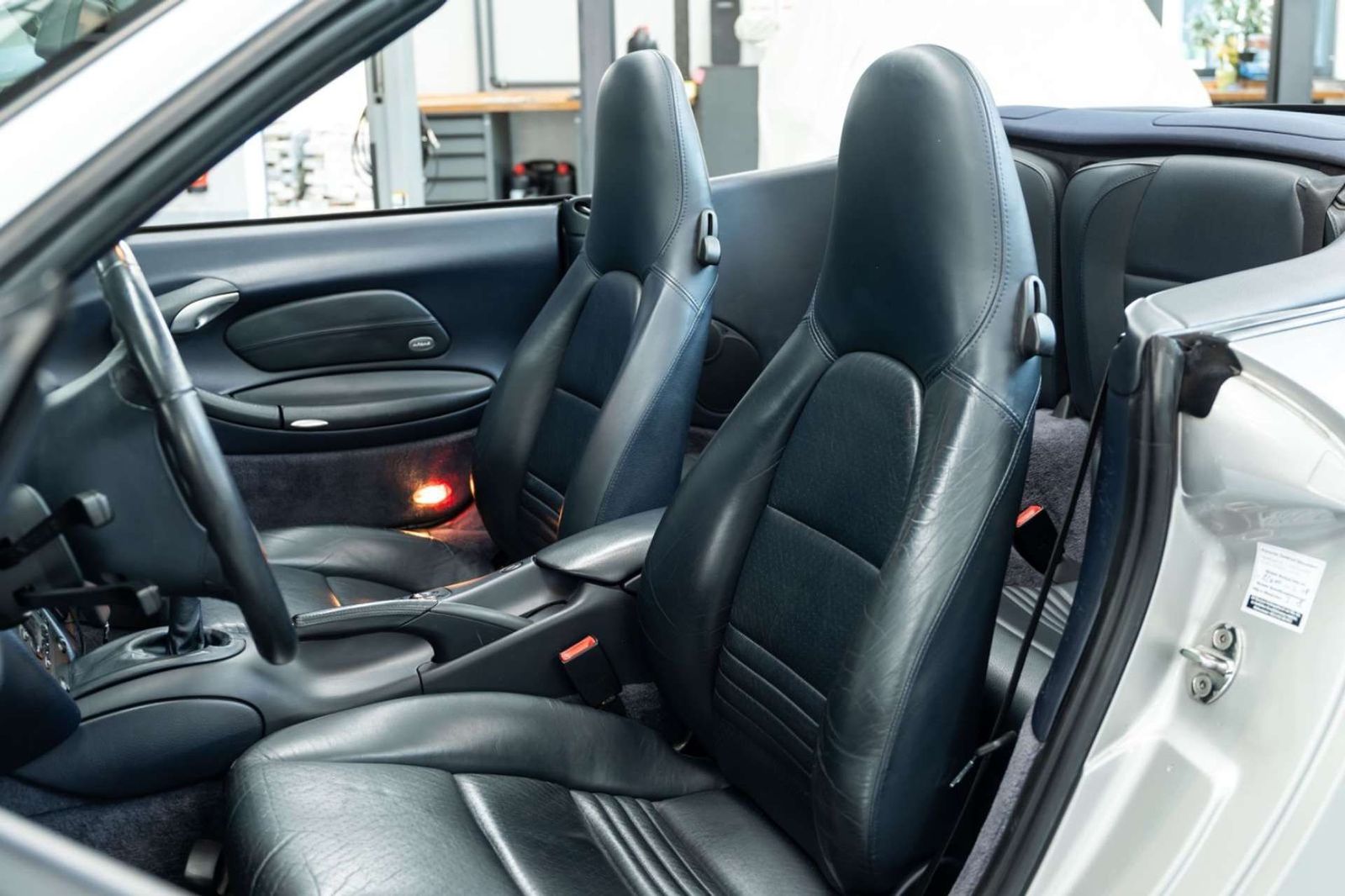 Fahrzeugabbildung Porsche 996 I 911 Carrera Cabriolet I Bose I 1. Lack