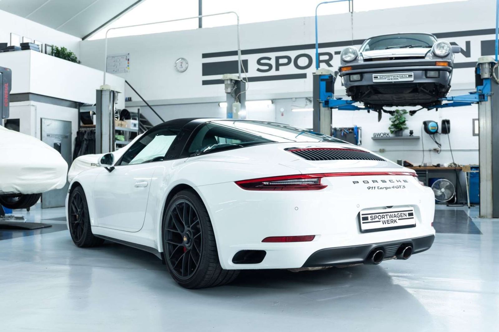 Fahrzeugabbildung Porsche 991 I 911 Carrera Targa 4 GTS I PDLS+ I Carbon