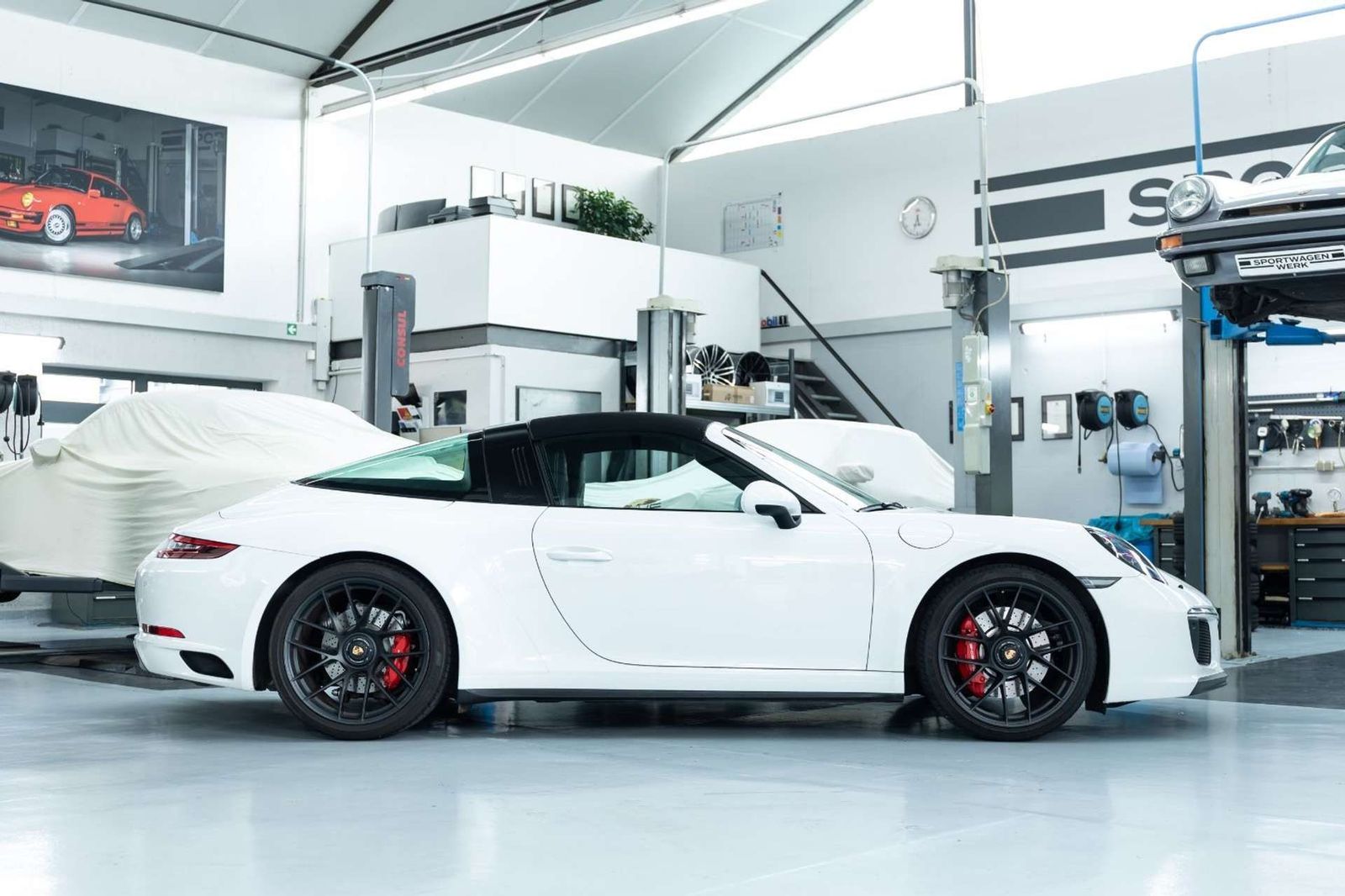 Fahrzeugabbildung Porsche 991 I 911 Carrera Targa 4 GTS I PDLS+ I Carbon