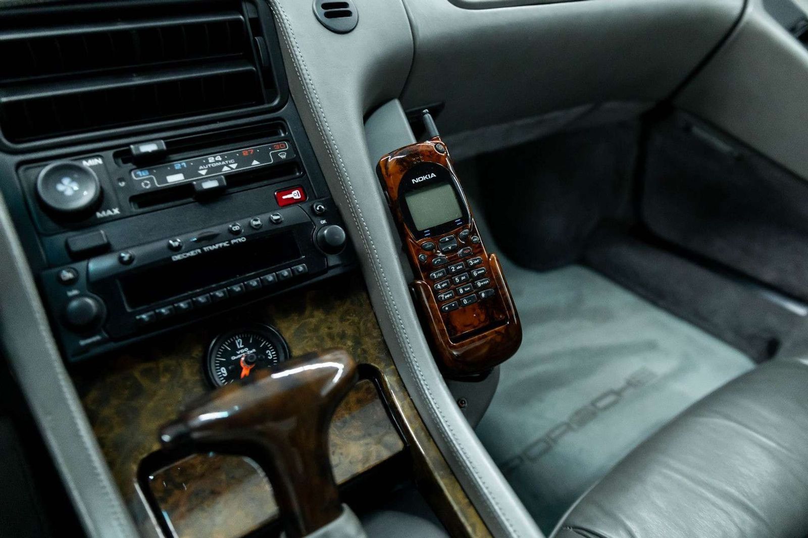 Fahrzeugabbildung Porsche 928 GTS I Holz I Raff-Leder I 3. Hd I BRD