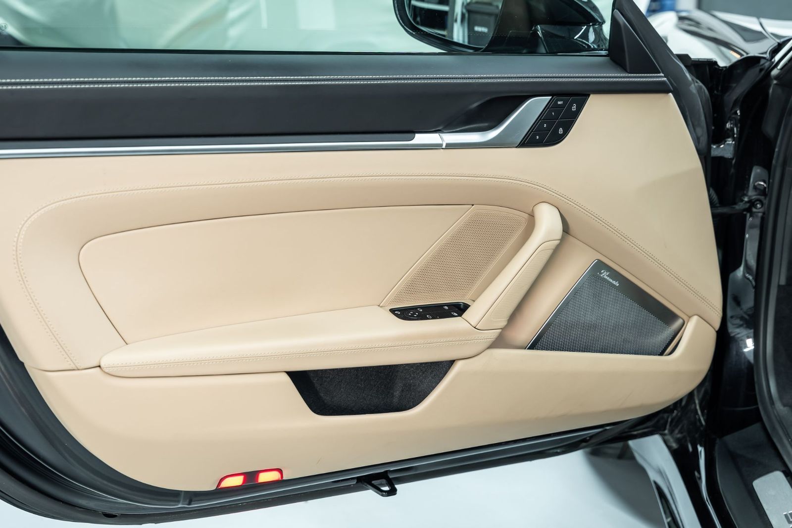 Fahrzeugabbildung Porsche 992 911 Carrera / LED / Burmester