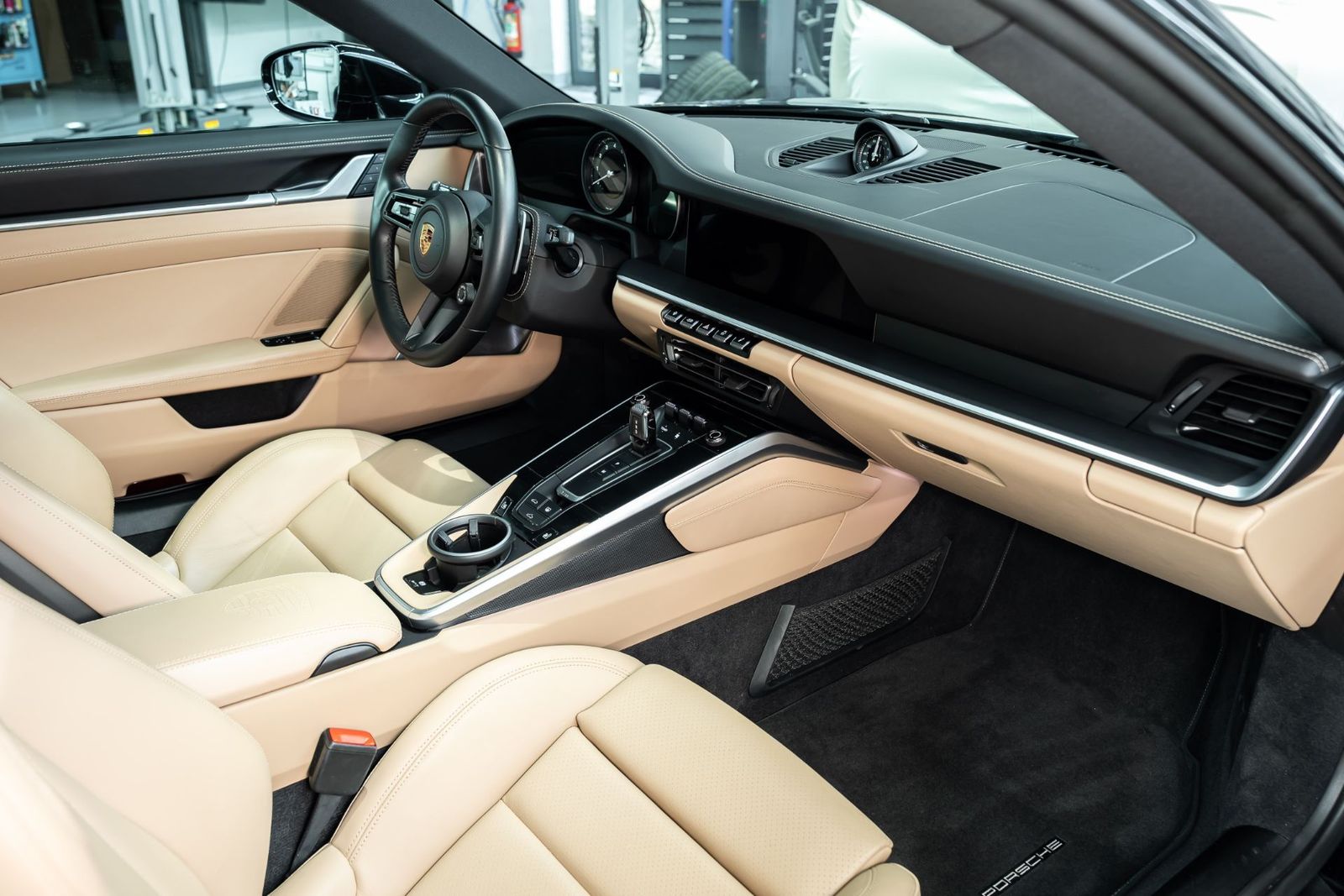 Fahrzeugabbildung Porsche 992 911 Carrera / LED / Burmester