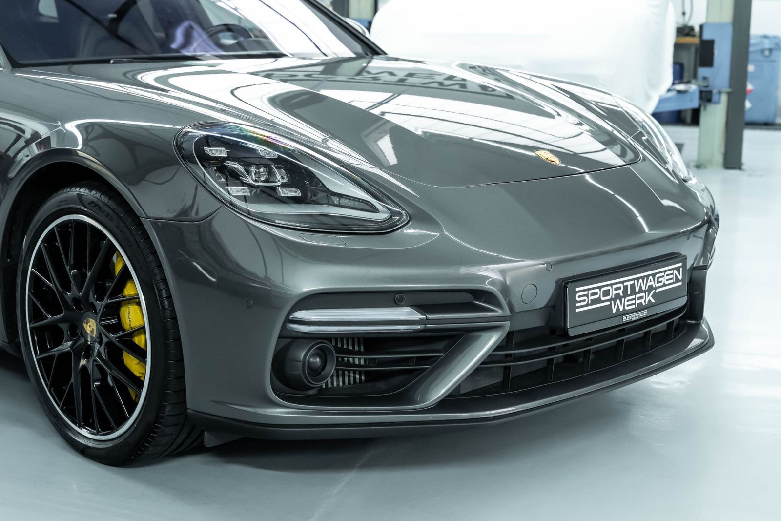 Fahrzeugabbildung Porsche Panamera Turbo Sport Turismo - Approved - PCCB