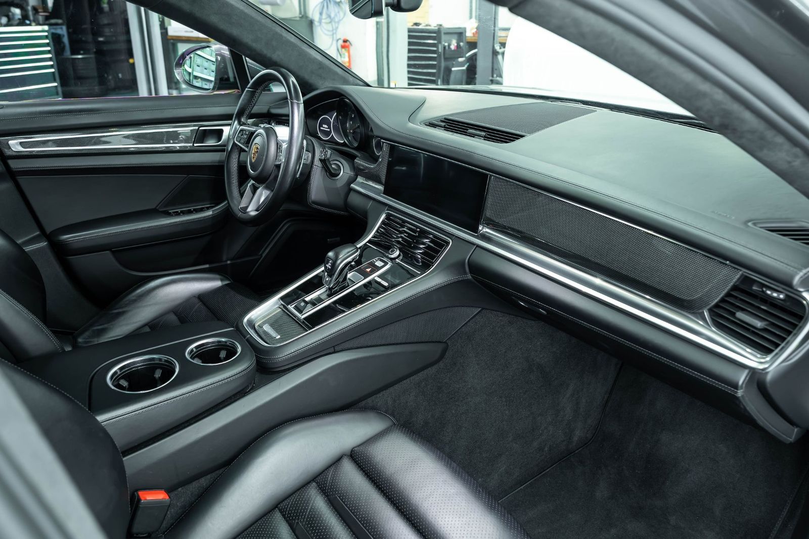 Fahrzeugabbildung Porsche Panamera Turbo Sport Turismo - Approved - PCCB