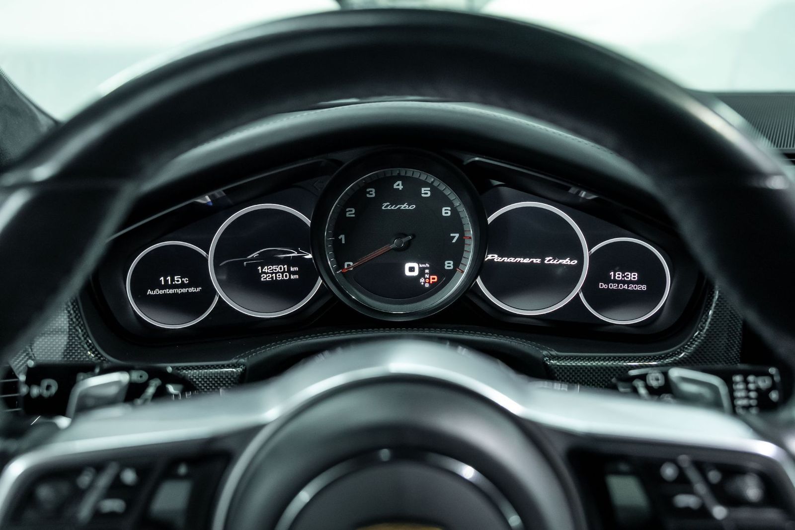 Fahrzeugabbildung Porsche Panamera Turbo Sport Turismo - Approved - PCCB