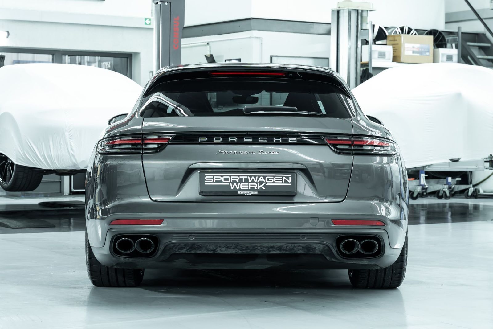Fahrzeugabbildung Porsche Panamera Turbo Sport Turismo - Approved - PCCB