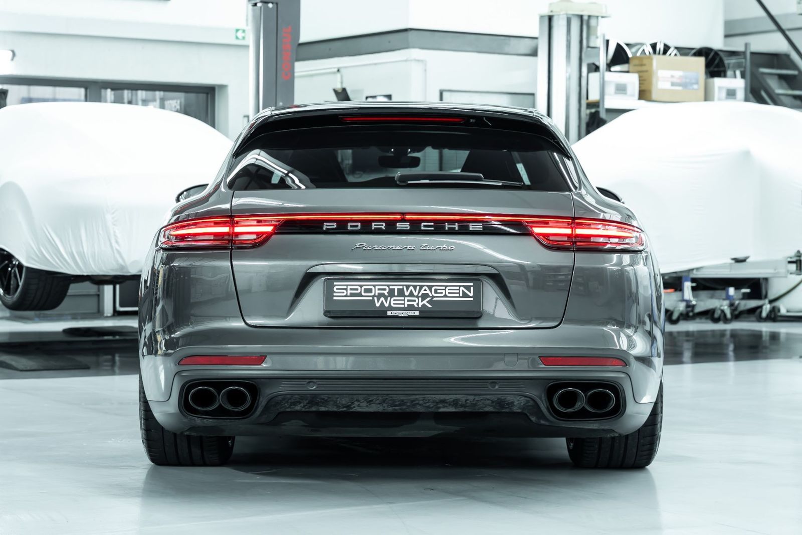 Fahrzeugabbildung Porsche Panamera Turbo Sport Turismo - Approved - PCCB