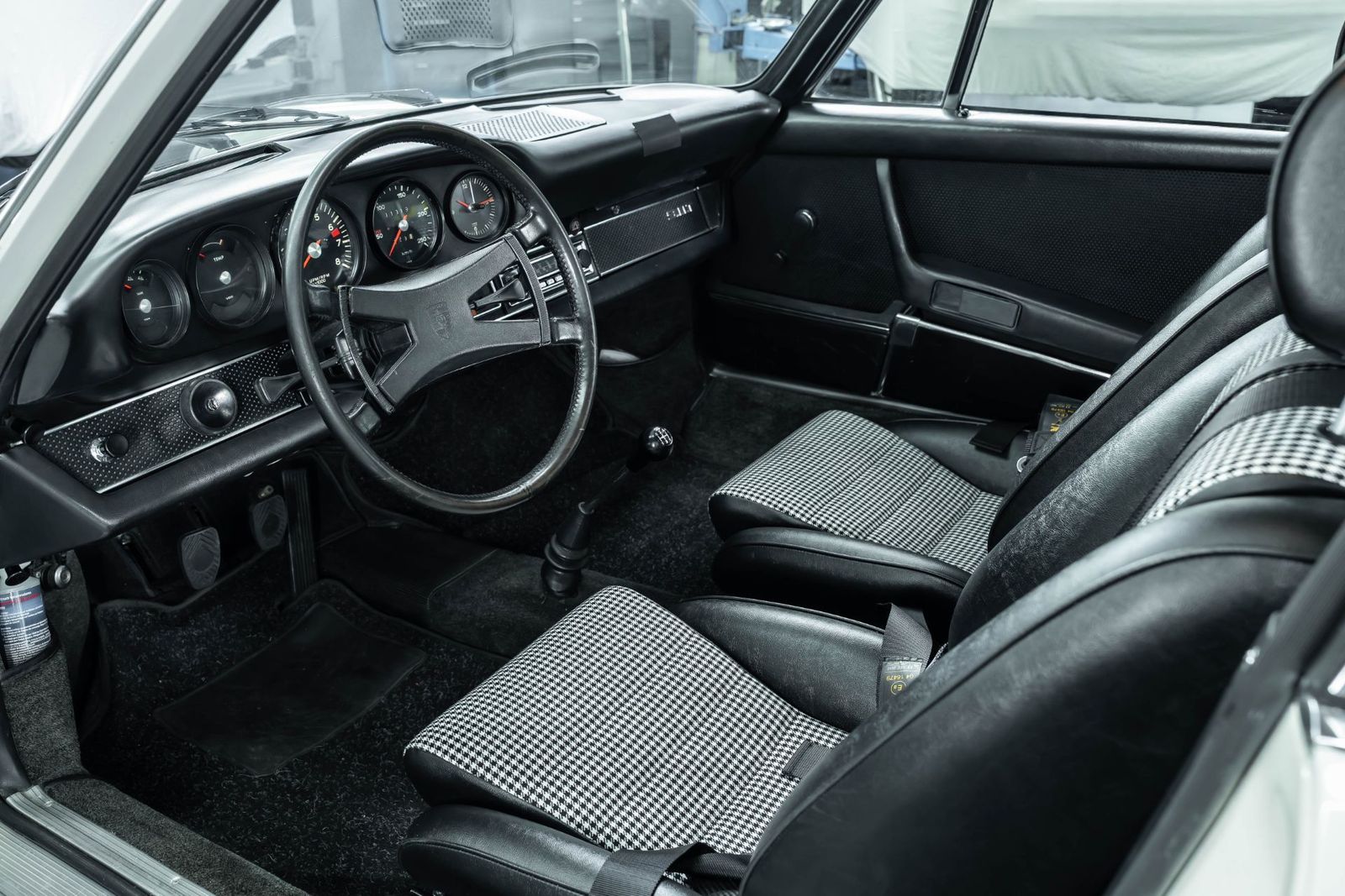 Fahrzeugabbildung Porsche 911 911 T 2.0 / Schaltgetriebe / 3.Hd