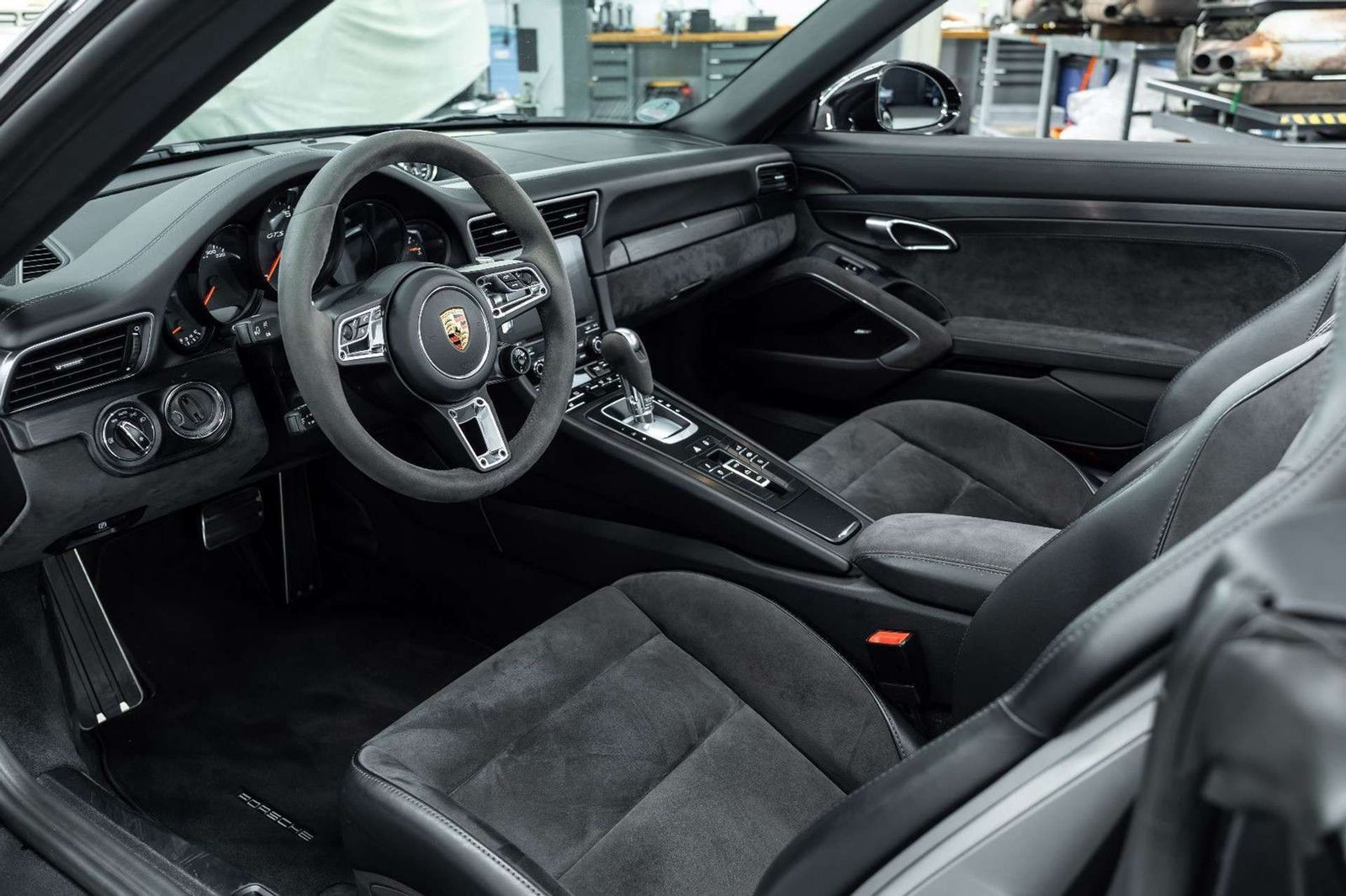 Fahrzeugabbildung Porsche 991 911 Carrera GTS Cabriolet I PDLS+ I Bose
