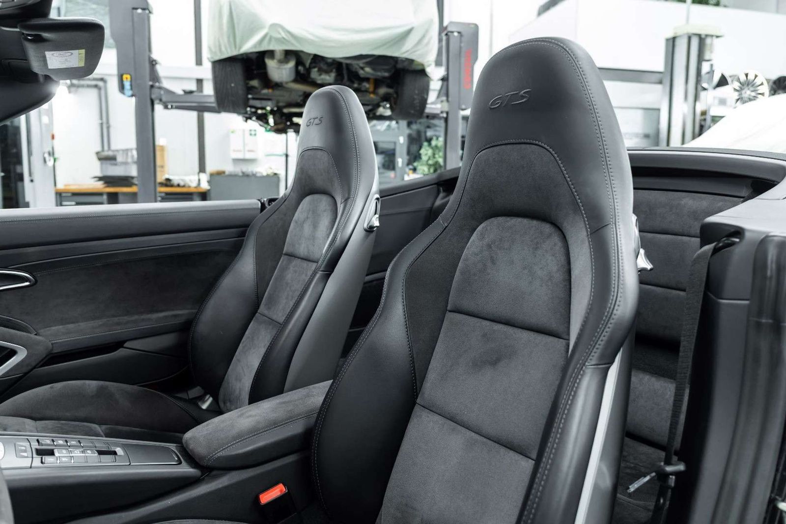 Fahrzeugabbildung Porsche 991 911 Carrera GTS Cabriolet I PDLS+ I Bose