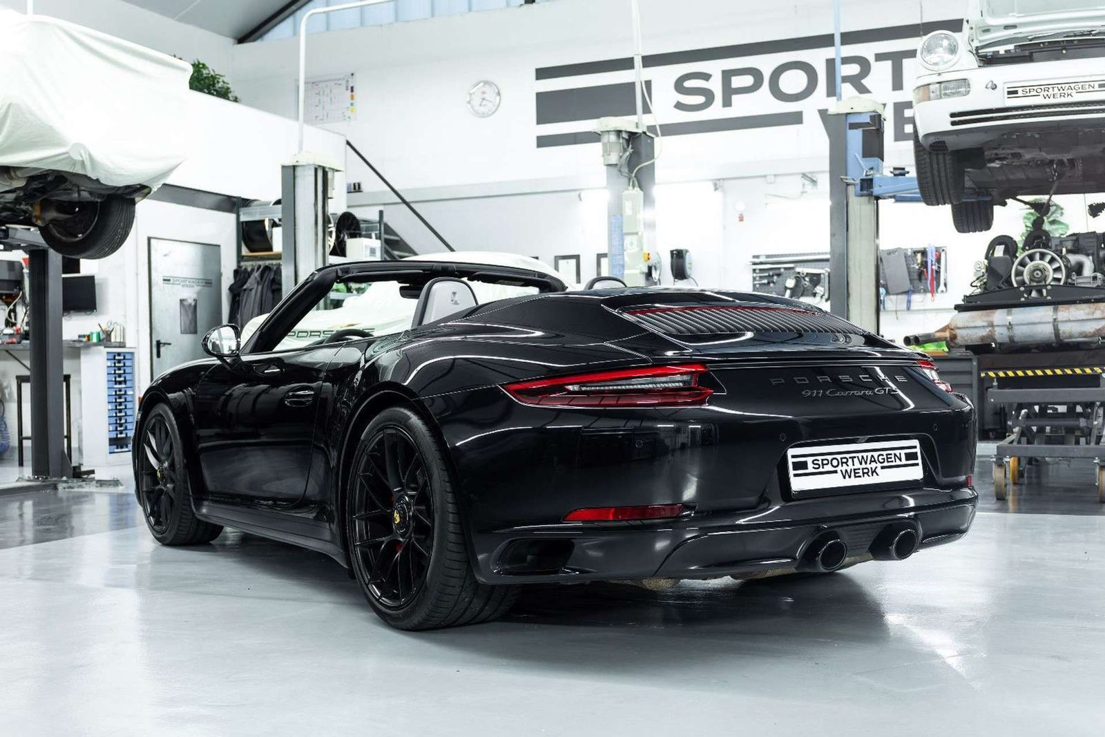 Fahrzeugabbildung Porsche 991 911 Carrera GTS Cabriolet I PDLS+ I Bose