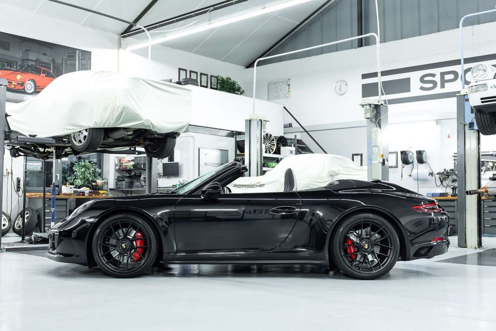 Fahrzeugabbildung Porsche 991 911 Carrera GTS Cabriolet I PDLS+ I Bose