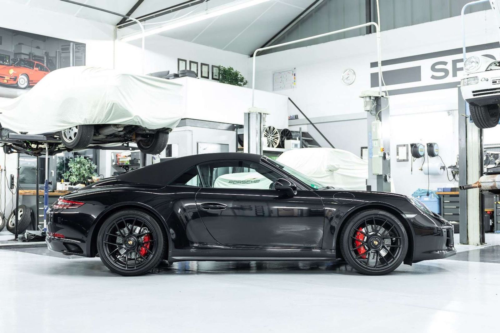 Fahrzeugabbildung Porsche 991 911 Carrera GTS Cabriolet I PDLS+ I Bose