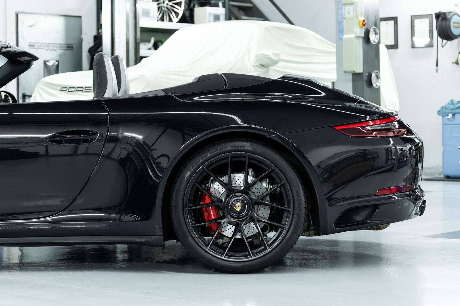 Fahrzeugabbildung Porsche 991 911 Carrera GTS Cabriolet I PDLS+ I Bose