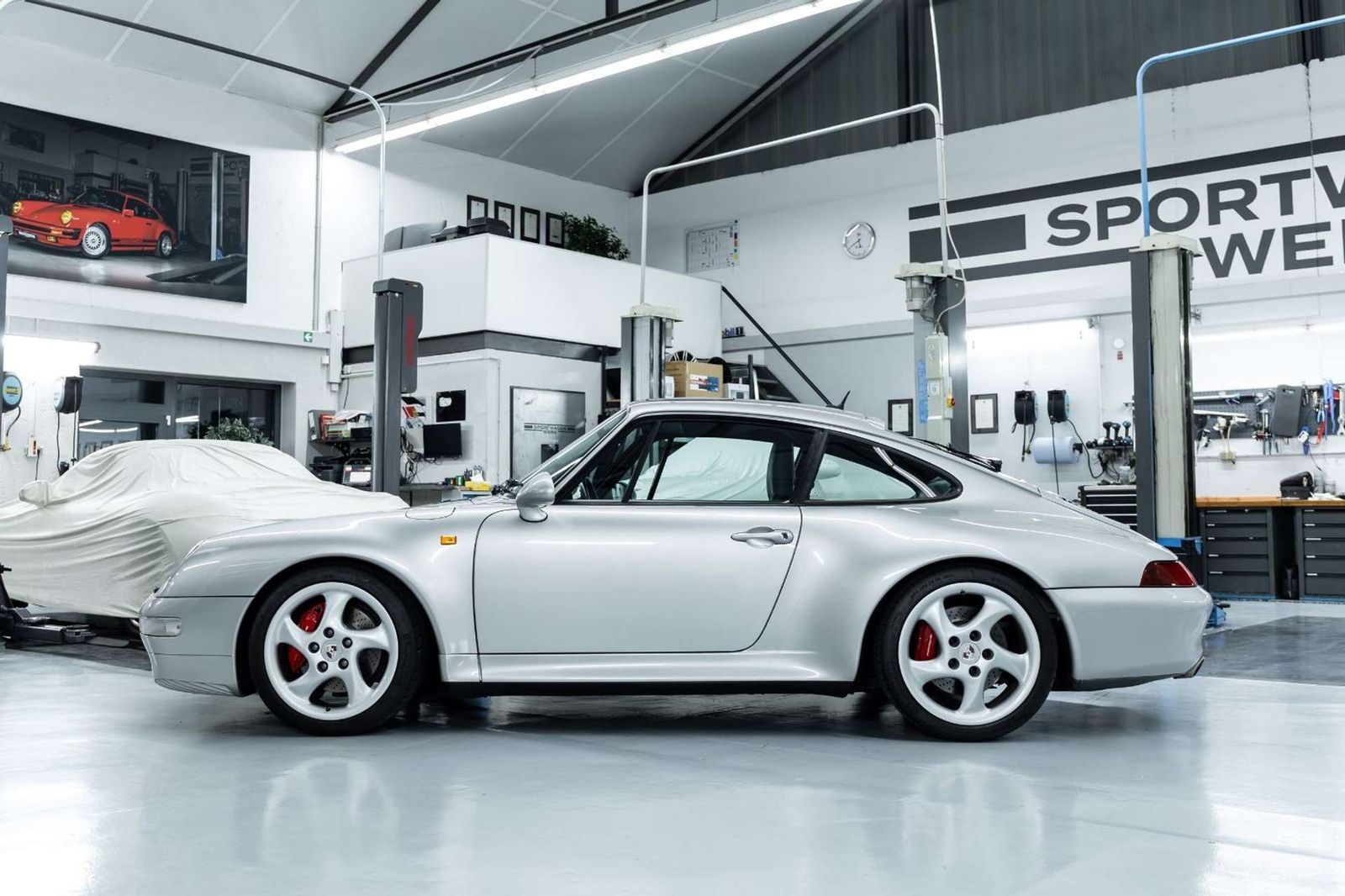 Fahrzeugabbildung Porsche 993 911 I 993 Carrera 4S I PCCM+ I Schalter I