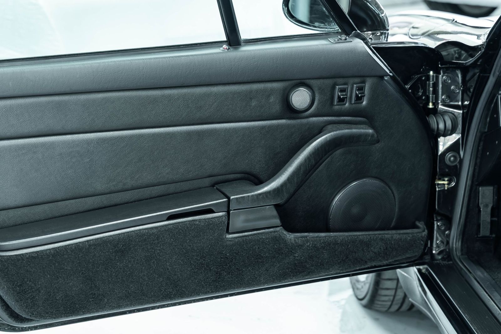 Fahrzeugabbildung Porsche 993 911 Carrera Coupé