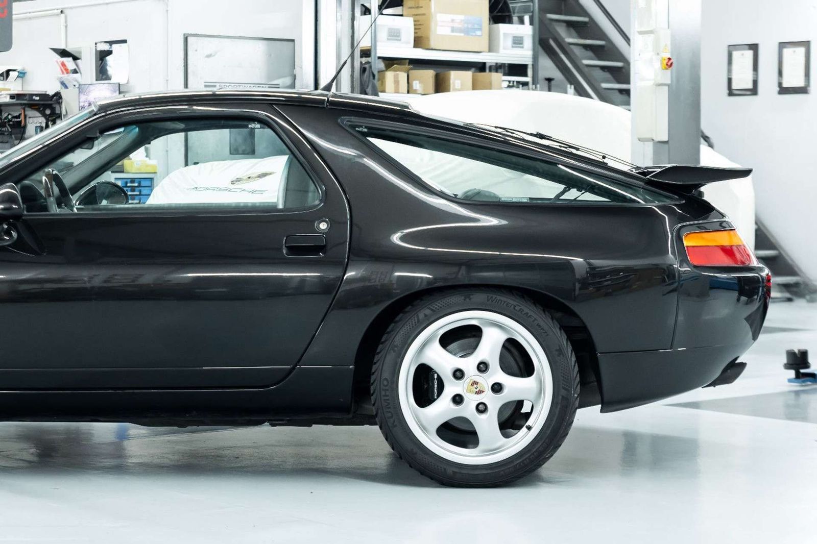 Fahrzeugabbildung Porsche 928 GTS I Holz I Raff-Leder I 3. Hd I BRD