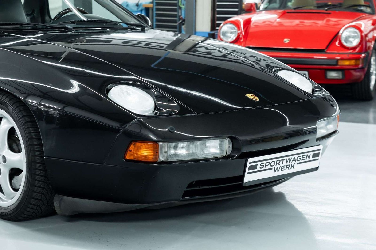Fahrzeugabbildung Porsche 928 GTS I Holz I Raff-Leder I 3. Hd I BRD