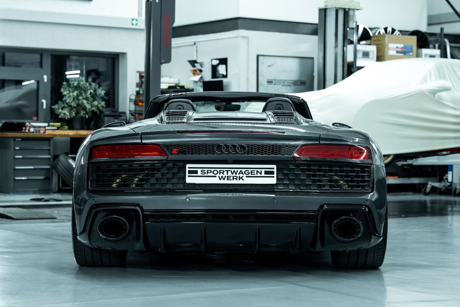Fahrzeugabbildung Audi R8 5.2 FSI Quattro