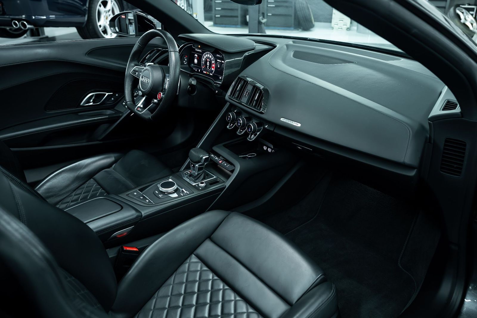 Fahrzeugabbildung Audi R8 5.2 FSI Quattro