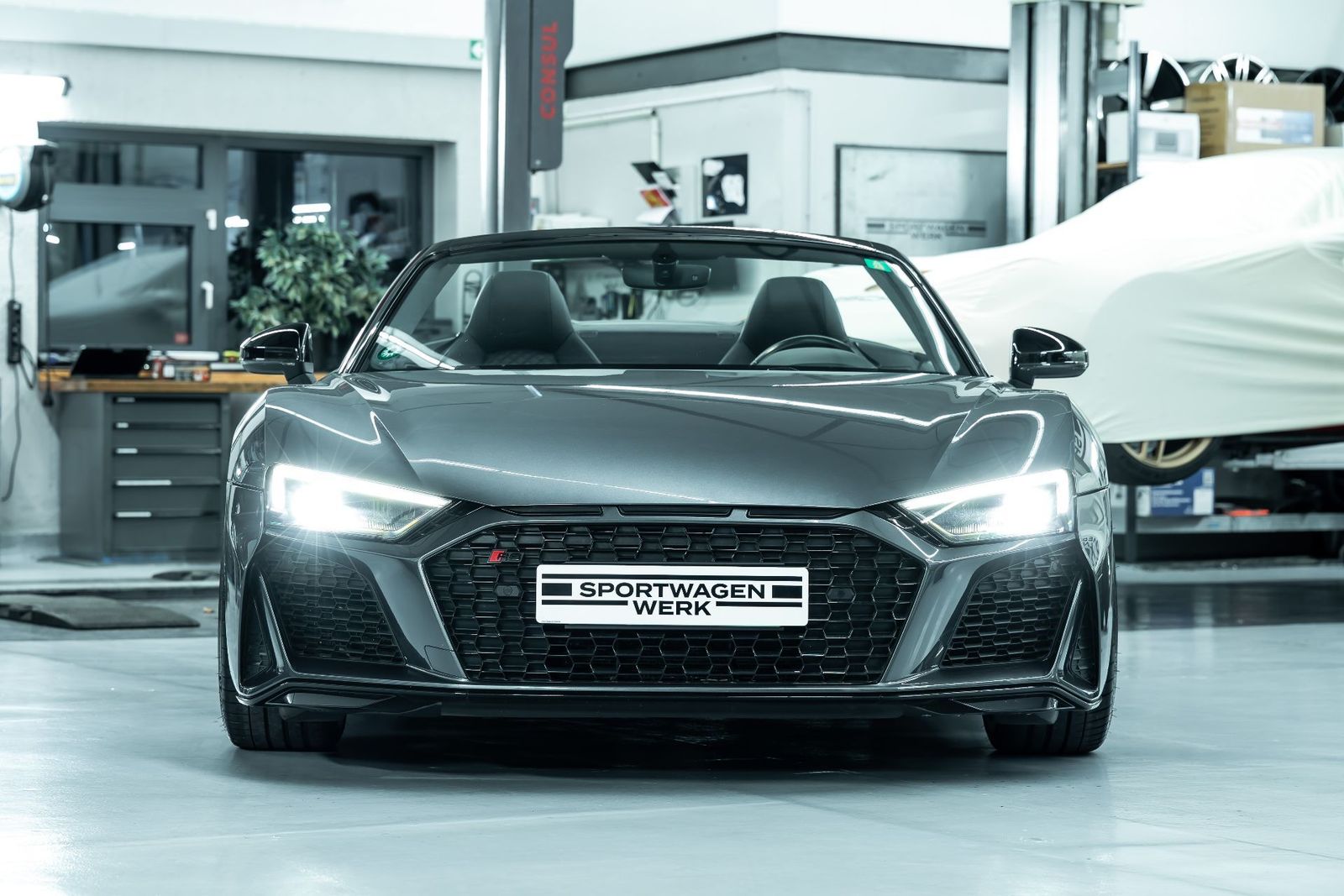 Fahrzeugabbildung Audi R8 5.2 FSI Quattro