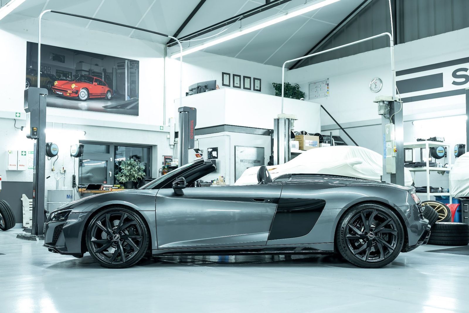 Fahrzeugabbildung Audi R8 5.2 FSI Quattro