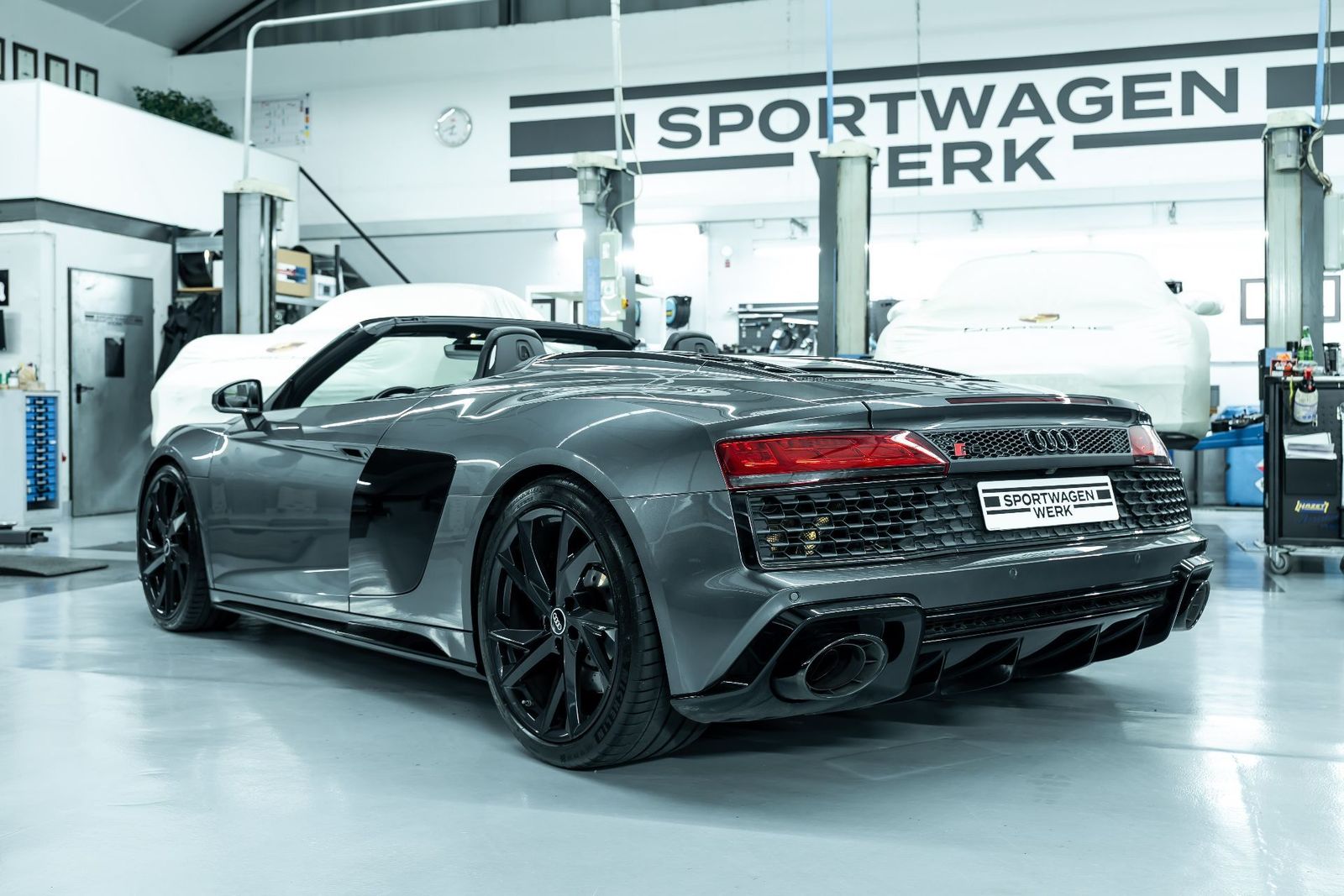 Fahrzeugabbildung Audi R8 5.2 FSI Quattro