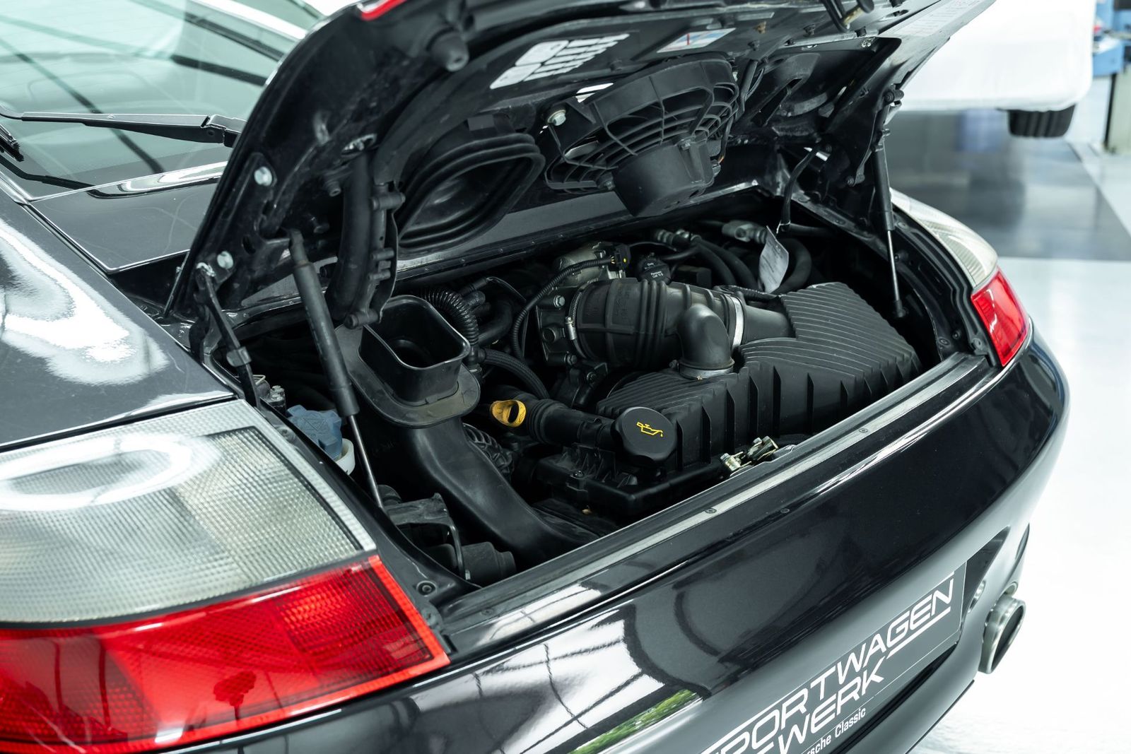 Fahrzeugabbildung Porsche 996 911 Carrera 4 S Coupe