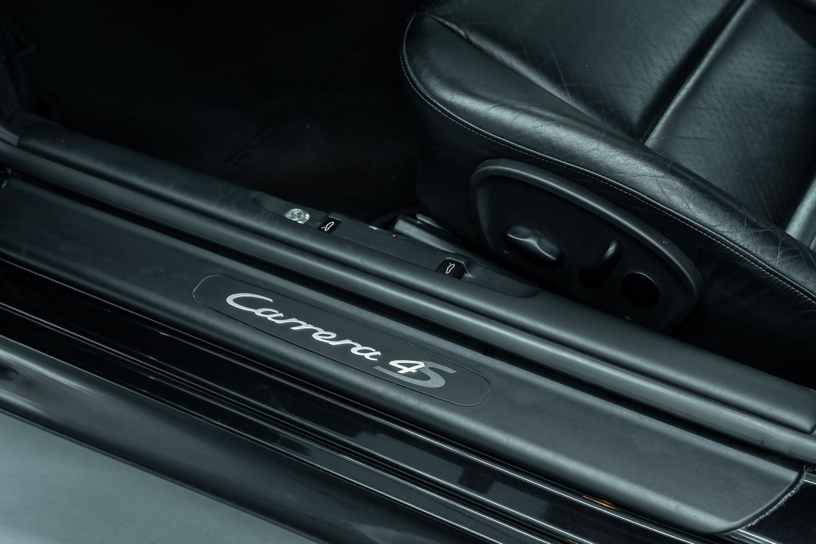Fahrzeugabbildung Porsche 996 911 Carrera 4 S Coupe