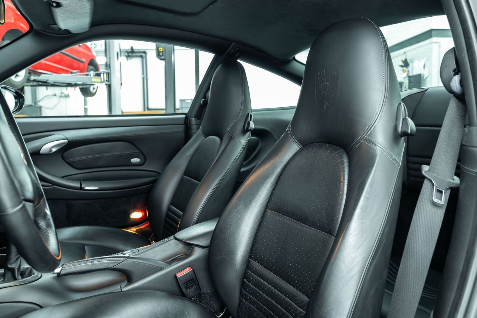 Fahrzeugabbildung Porsche 996 911 Carrera 4 S Coupe