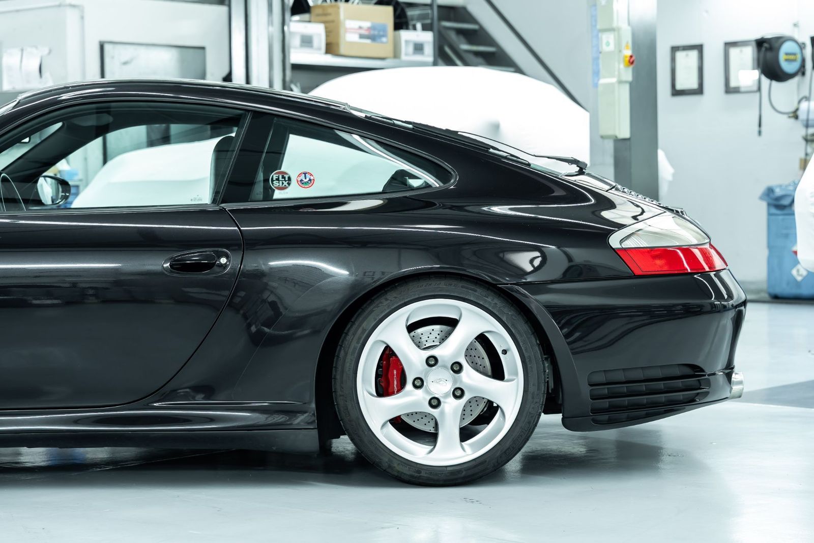 Fahrzeugabbildung Porsche 996 911 Carrera 4 S Coupe