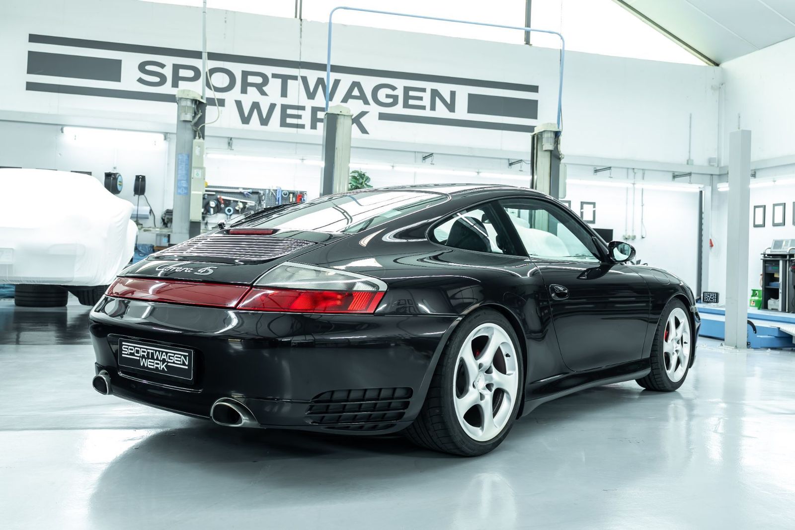 Fahrzeugabbildung Porsche 996 911 Carrera 4 S Coupe