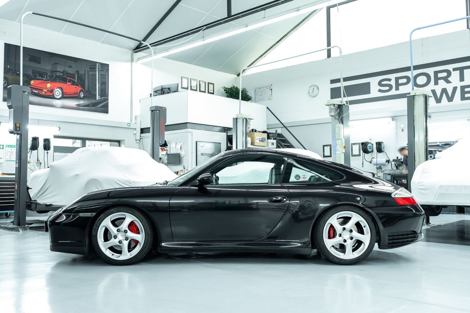 Fahrzeugabbildung Porsche 996 911 Carrera 4 S Coupe