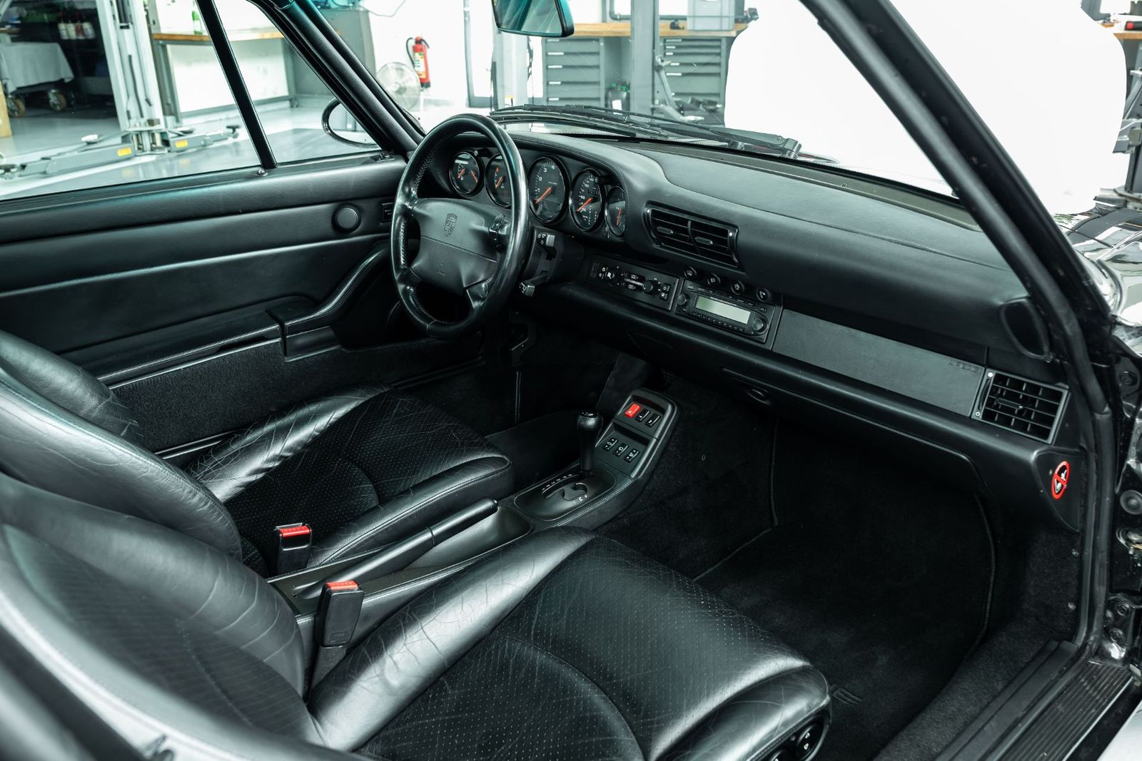 Fahrzeugabbildung Porsche 911 Carrera Coupé Tiptronic