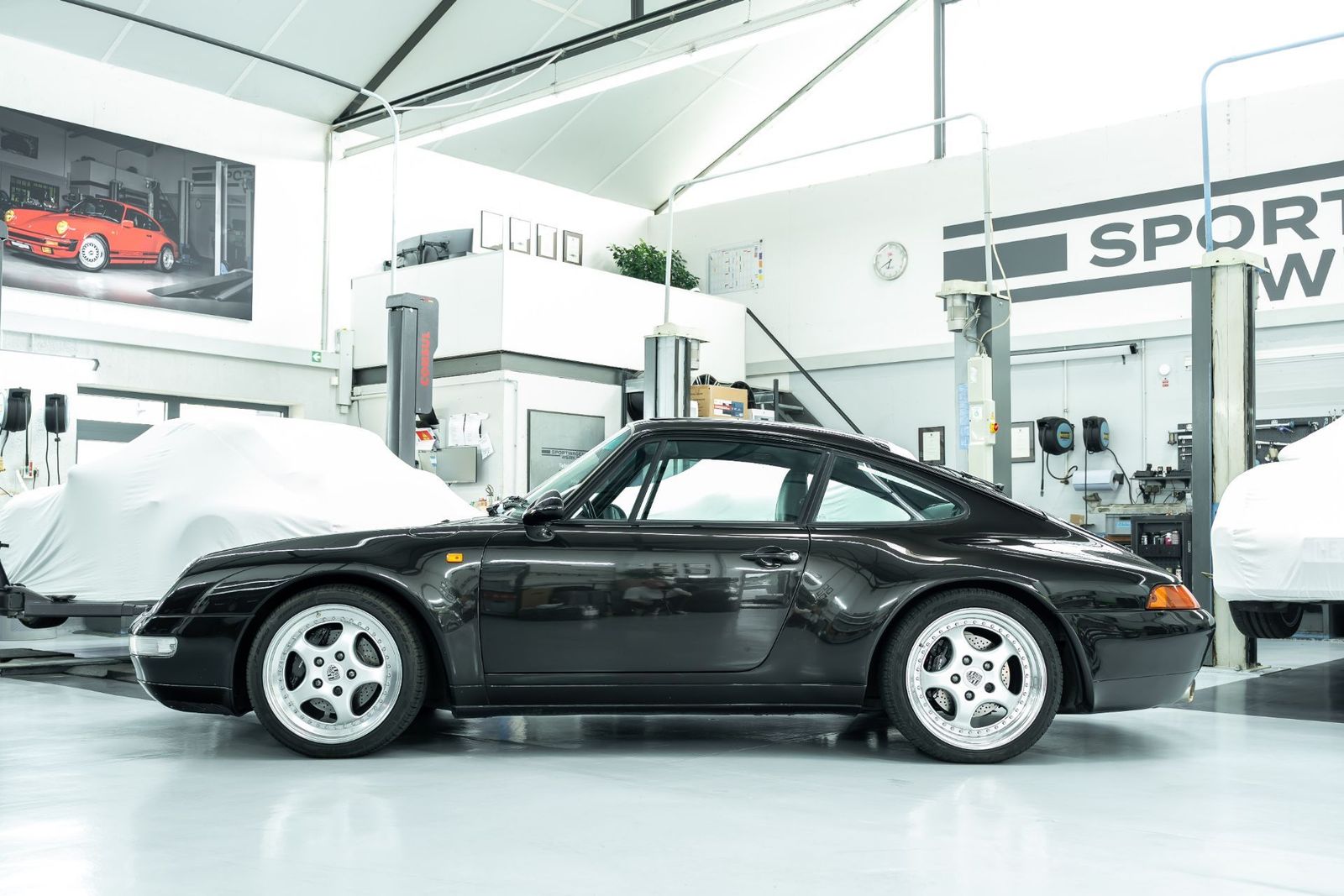 Fahrzeugabbildung Porsche 911 Carrera Coupé Tiptronic